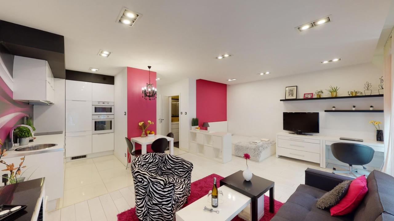 Pink Apartment Rydygiera 2A Tectum Apartments ヴロツワフ エクステリア 写真